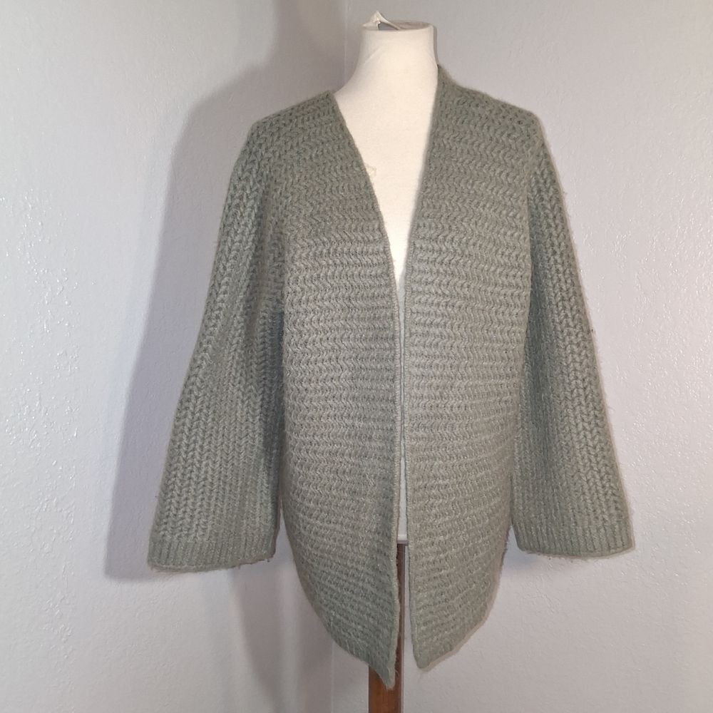 POL Cozy Knit Cardigan in Soft Gray